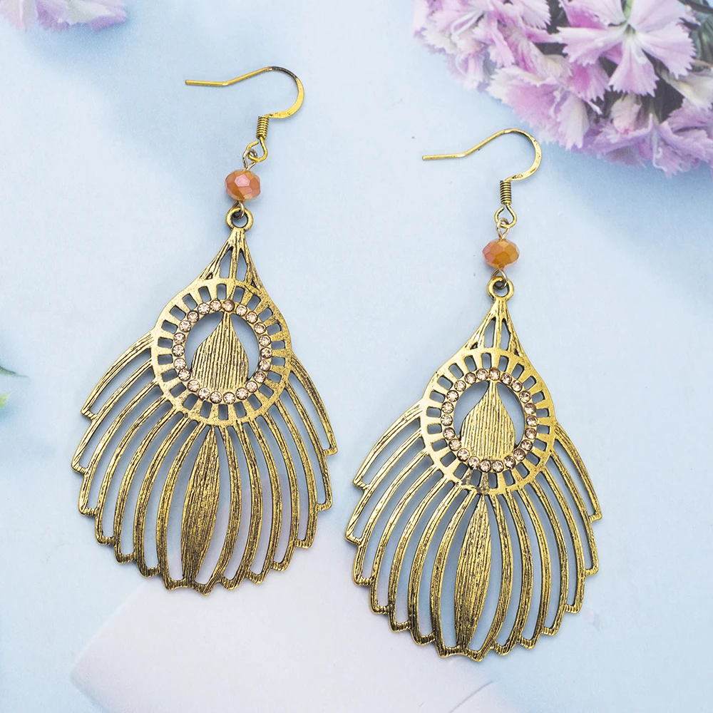 

Fashion Hollowed Alloy Inlaid Rhinestone Retro Drop Earrings For Women Aesthetic Personality Trending Products Girls Jewelry