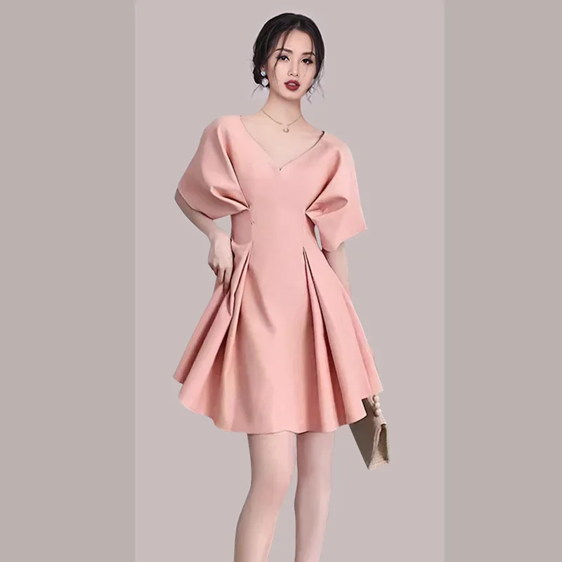 Элегантное платье-трапеция с пышной юбкой миниатюрное летнее платье приталенной