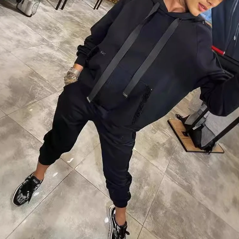 Модный костюм из двух предметов с блестками в стиле пэчворк осень-зима длинным