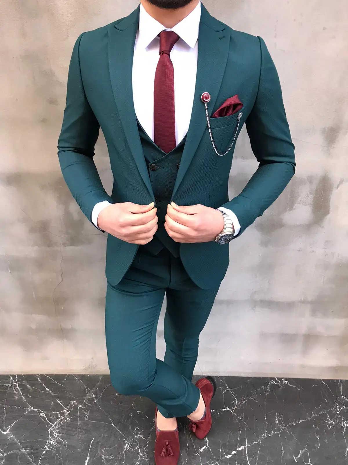 

2022 Three Pieces Suit Men Peak Lapel Slim Fit Custom Made One Button Groom Wedding Suits for Men Terno (Blazer +Vest Pants)
