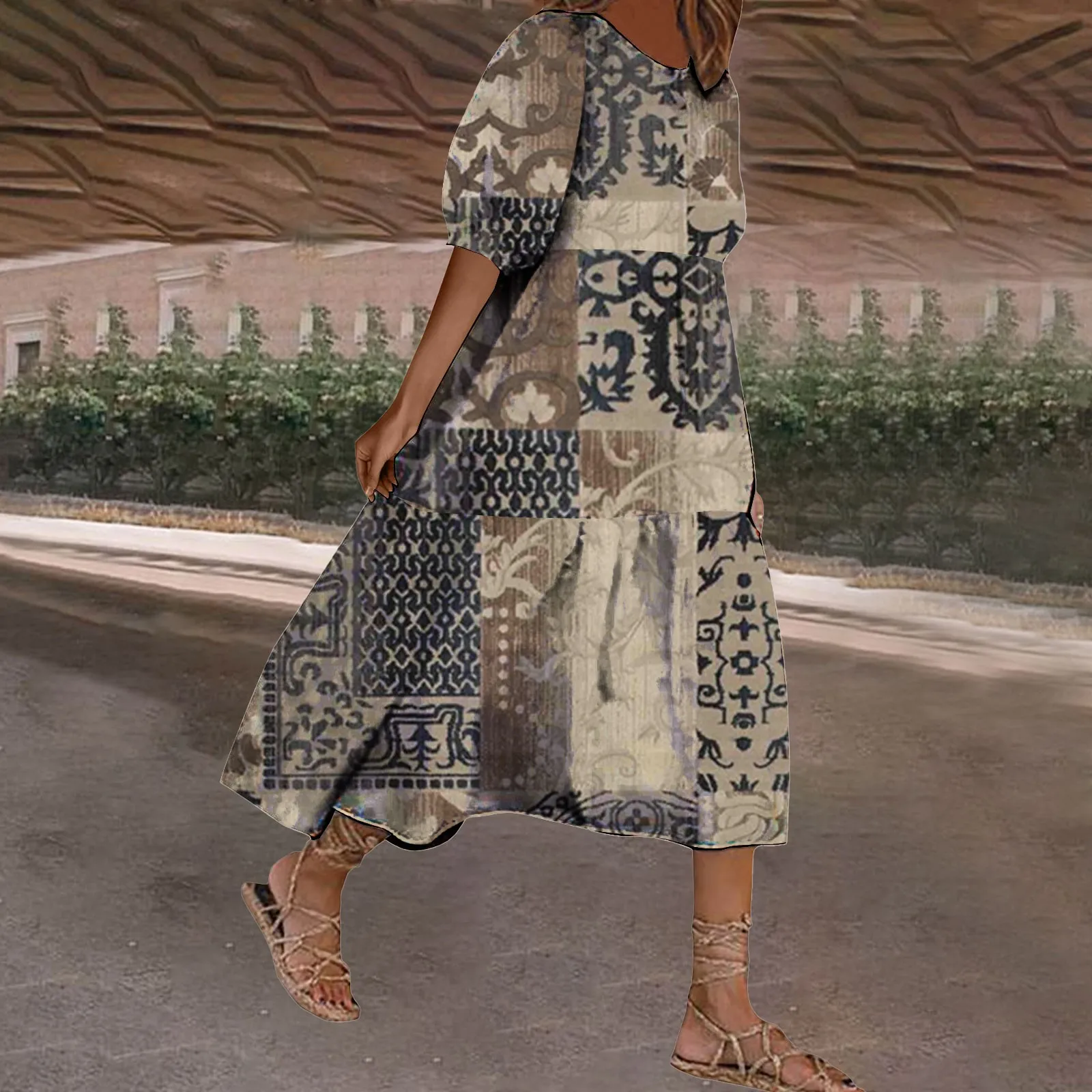 Женское платье с рукавом-фонариком и геометрическим принтом