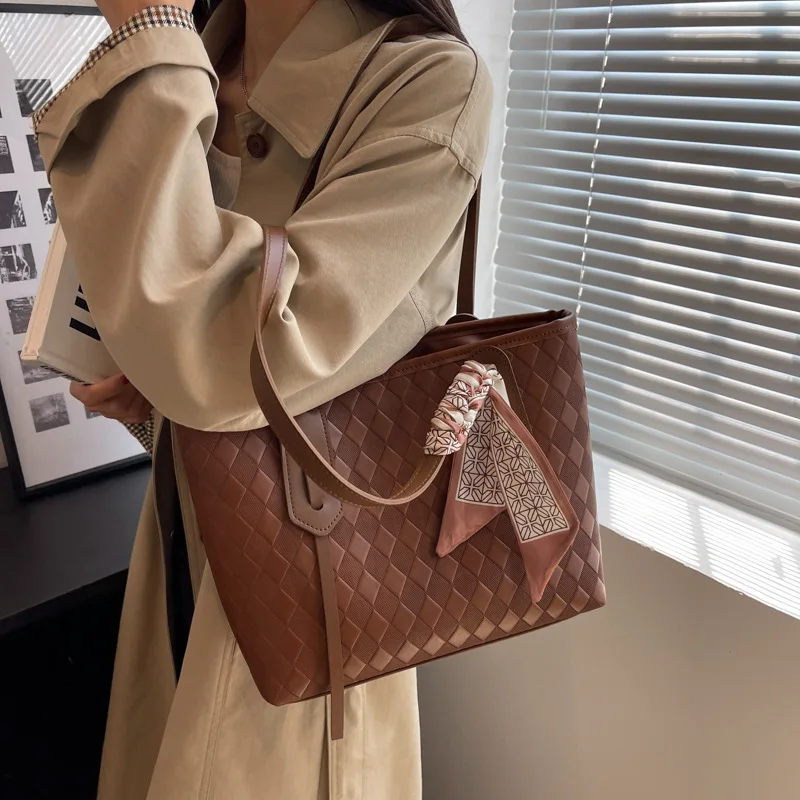 

Вместительная сумка-тоут для женщин, новинка 2023, модная сумка через плечо для студентов колледжа, кошельки и сумки, роскошный дизайн