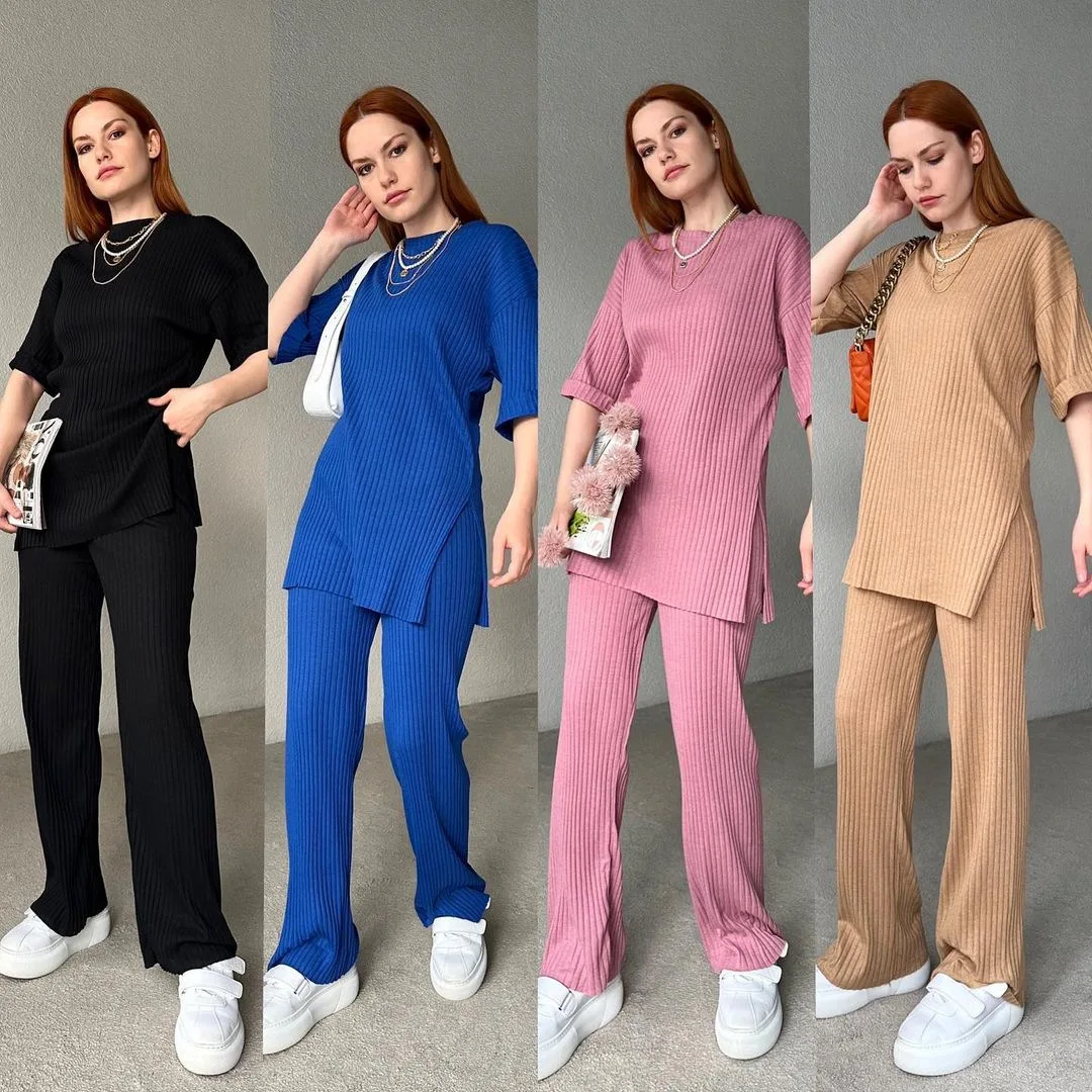 

Женский трикотажный комплект из топа с коротким рукавом и прямых брюк с высокой талией