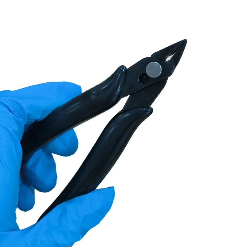 Рисунок 5 - Ортодонтические плоскогубцы для резки проволоки