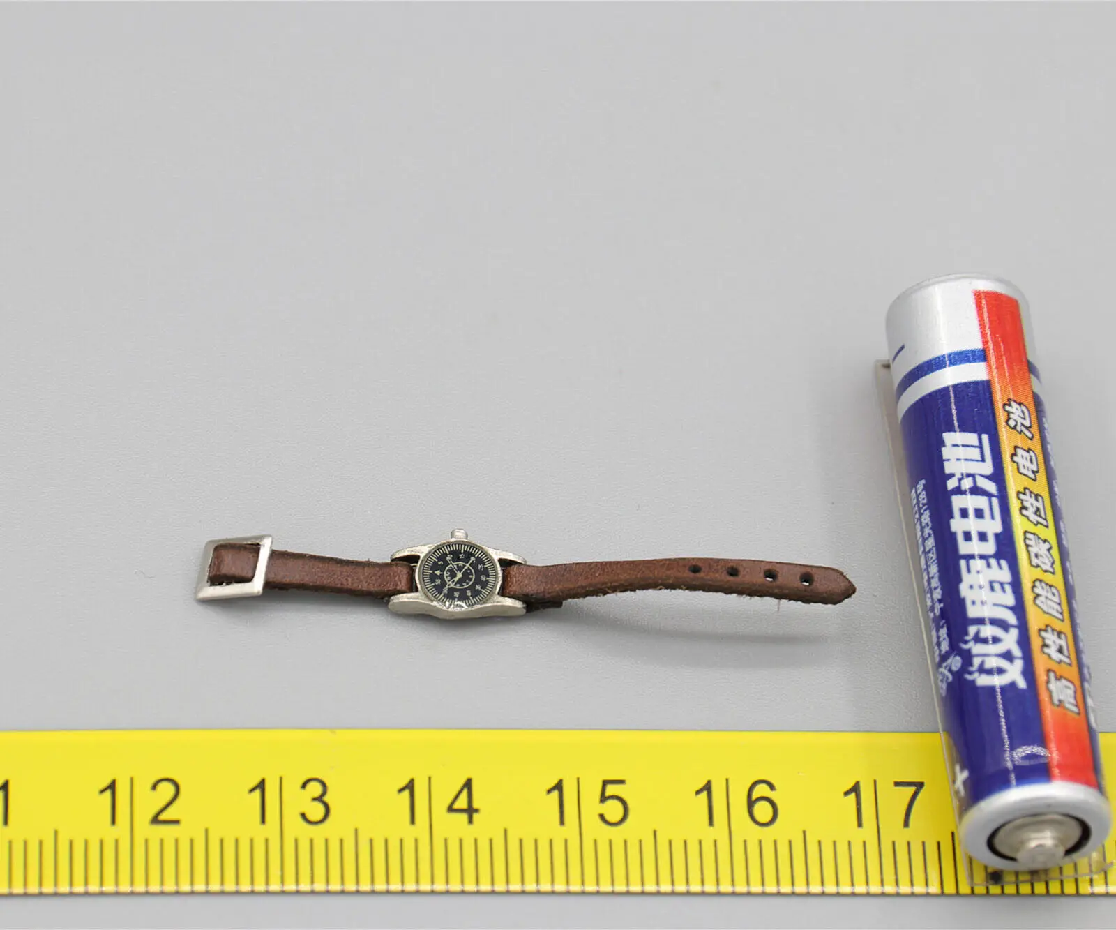 

DID D80154 1/6 Scale German Pilot E60060 Watch Model For 12'' Figures