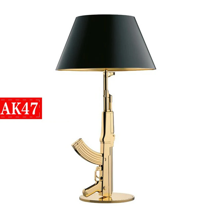 Lámpara de mesa nórdica de diseño, subpistola de resina, AK47, adornos para sala de estar, lámpara de dormitorio, iluminación interior