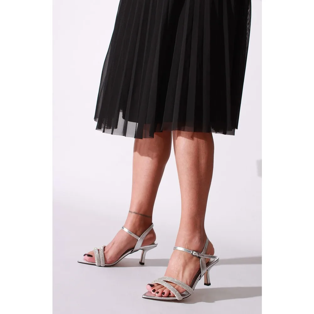 

Женские туфли на высоком каблуке Dorlie Plus из мятой лакированной кожи с серебряным драгоценным камнем
