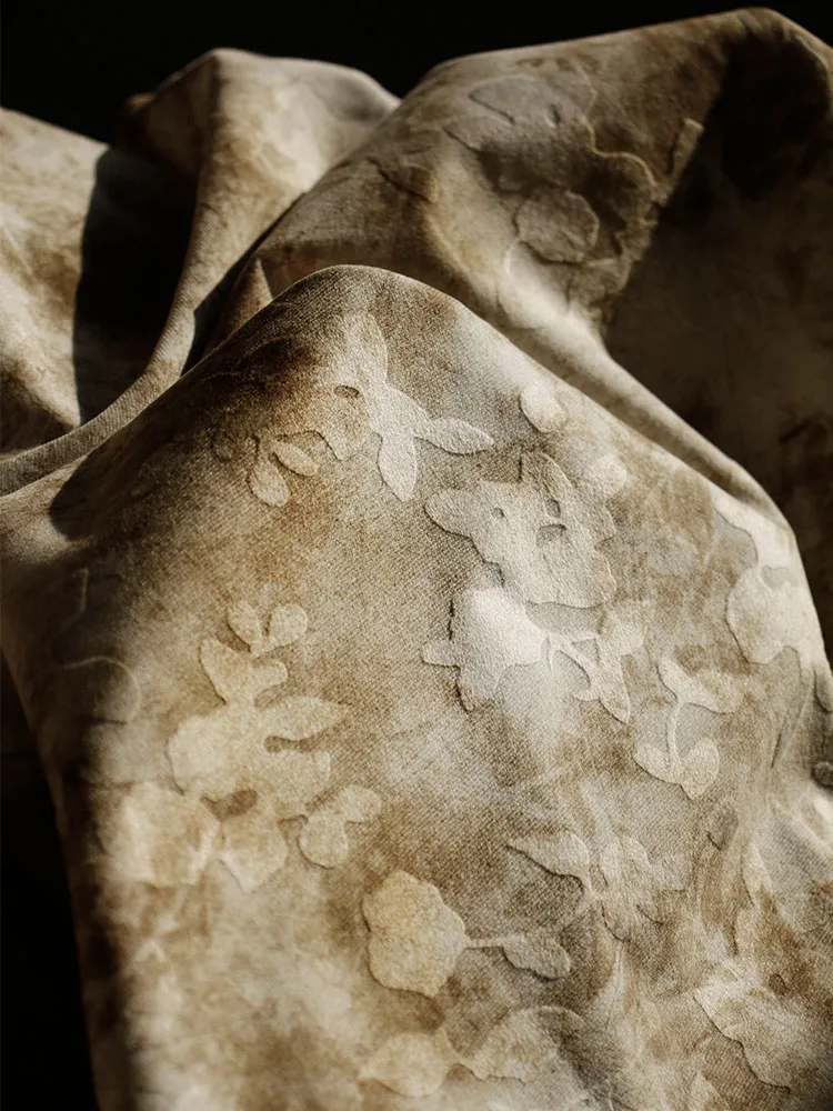 Нишевая Вельветовая ткань с тиснением в виде растений бежевая и абрикосовая