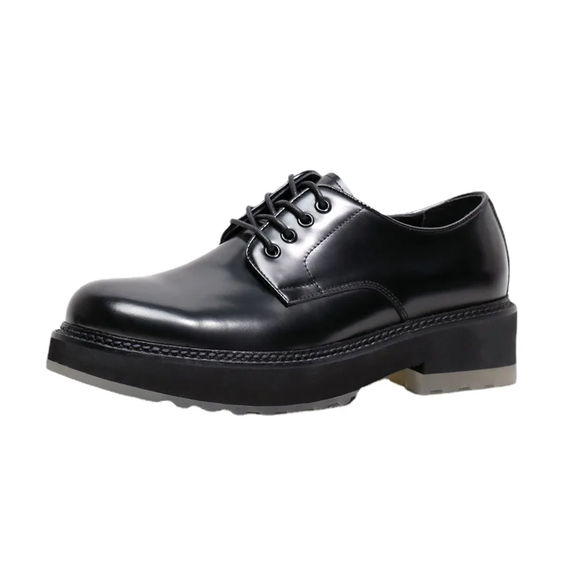 

Европейские/американские трендовые яркие черные кожаные мужские британские повседневные туфли мартинсы ручной работы на толстой подошве ...