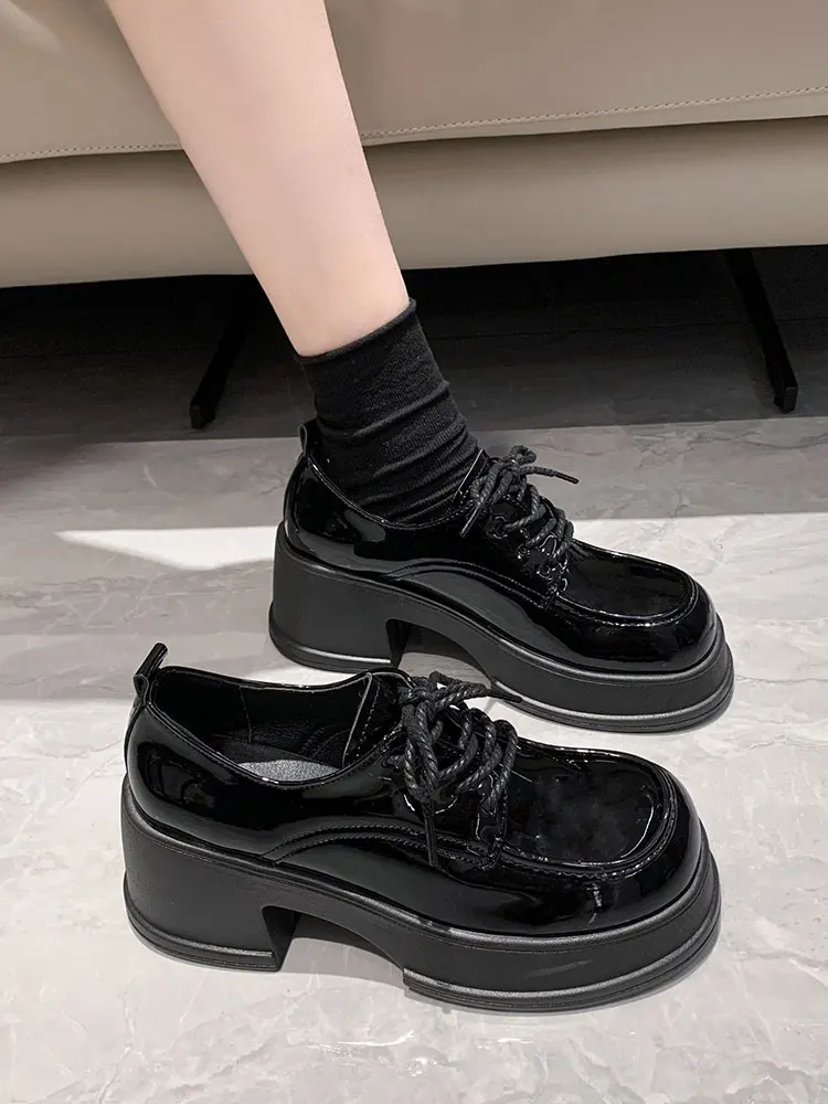 

Лоферы женские с квадратным носком, повседневные кроссовки на плоской подошве, универсальные Модные сабо на платформе, оксфорды, без застежки, в британском стиле, на осень