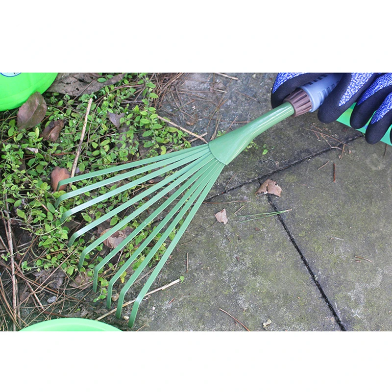 

9 Teeth Garden Rake 15.5 Inch Grass Rake Hand Rake Leaf Broom with Comfort Grip Cleaning Rake Pet Excrement Rake Gardening Tools
