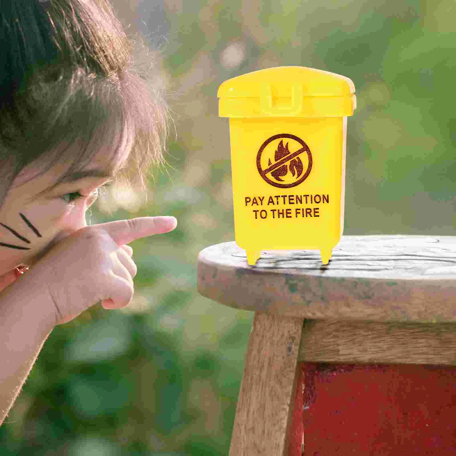 

Mini Trash Can Miniature Bin Model Small House Garbage Cans Photo Prop Supply Lovely Simulation Bird Toys