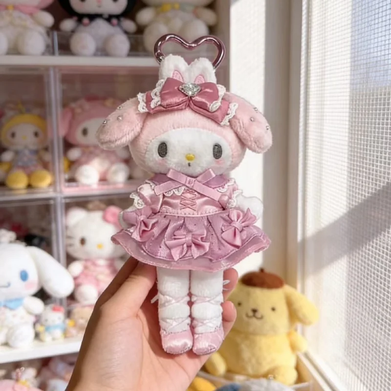 Фото Плюшевый брелок Sanrio My Melody Kuromi в виде платья для балета My Sweet Piano с застежкой в форме сердца, милый плюшевый аксессуар для сумки для фанатов аниме №2
