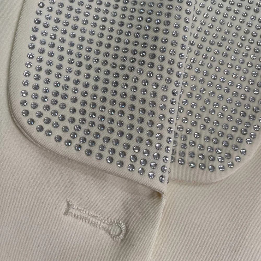 Рисунок 4 - Женский белый блейзер BLCG D2 с