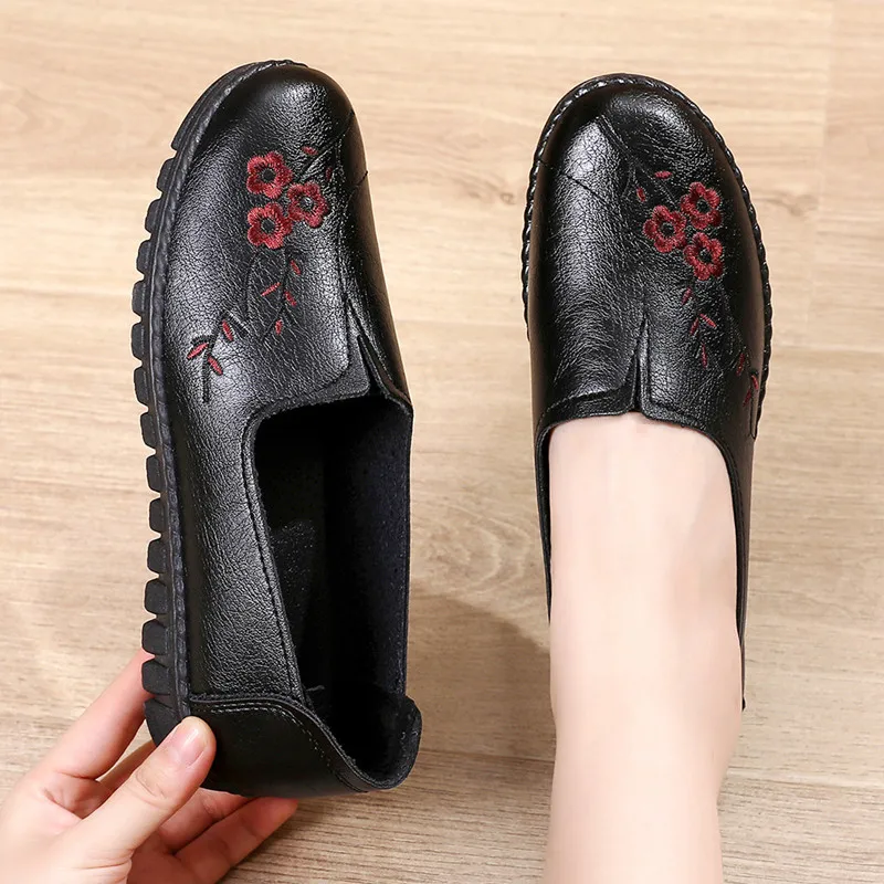 High Quality Women Flat Shoes Retro Vintage Leather Loafers Woman Soft Bottom Black Women's Shoes Moccasins
