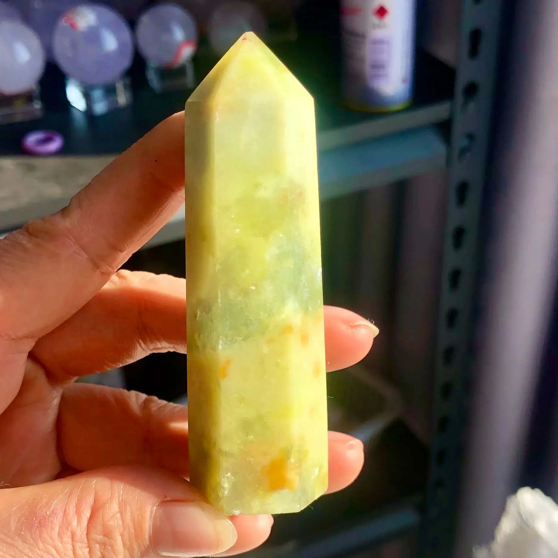 Натуральная Зеленая Нефритовая Хрустальная башня с зеленым опалом