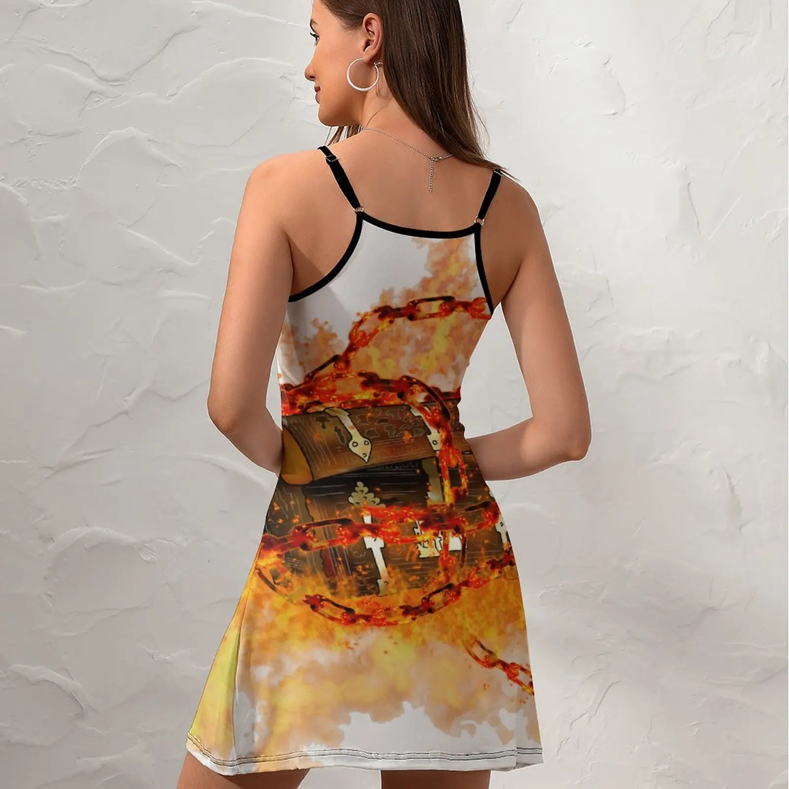 Экзотическое женское платье на бретельках имитирующее грудь Dnd с огнем и