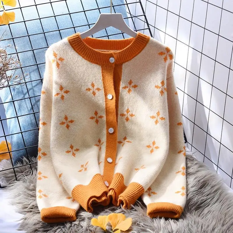 

Woman Fashion Knitted Sweater Female New Single Button Long Sleeve O-neck Sweaters Jumper Shirt Ladies Casual Knitted Tops G18