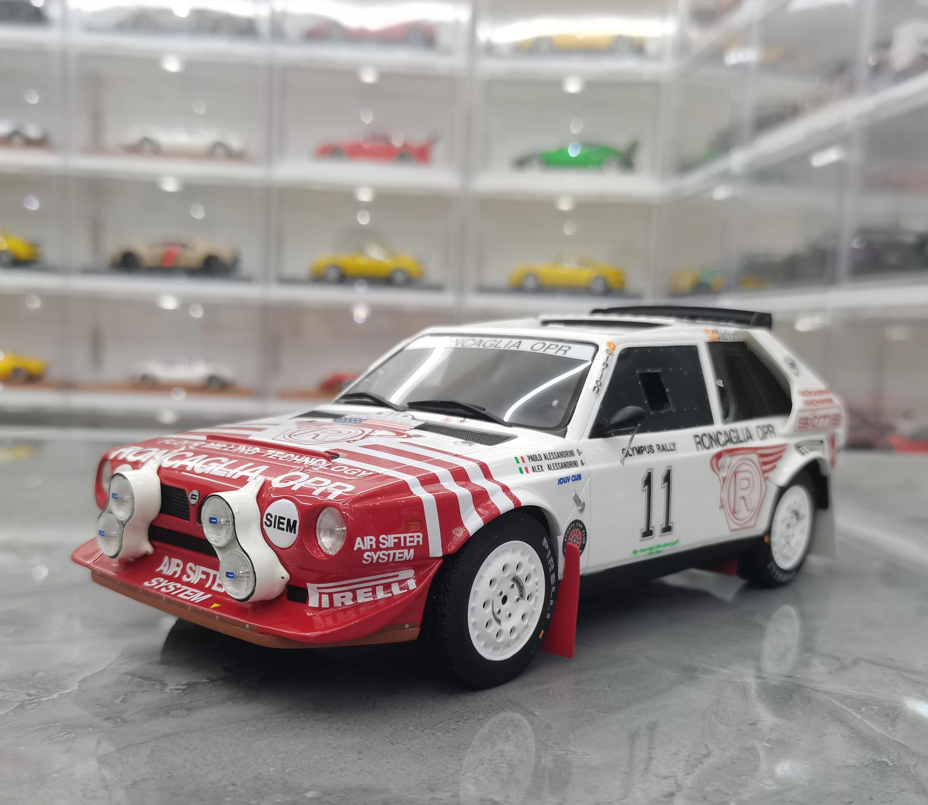 

OTTO 1:18 For Lancia Delta S4 Gr.B 1986 Limited to 2000 Pieces Simulation Resin Alloy Static Car Model Toys Gift