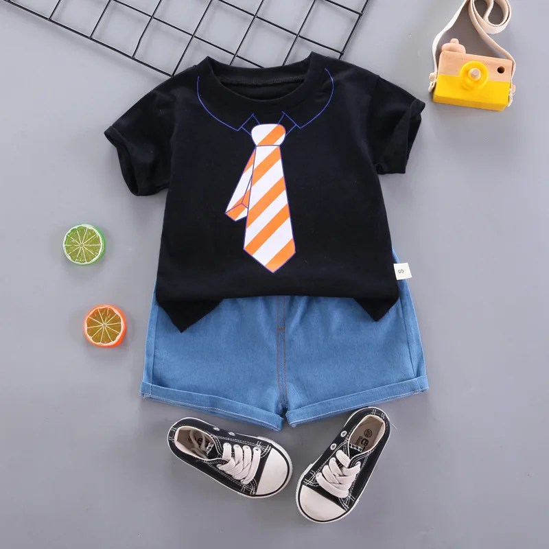 

Комплект одежды для маленьких мальчиков, летняя Модная хлопковая футболка, топ, джинсовые шорты, комплект из двух предметов для малышей, Детский костюм с коротким рукавом, одежда для девочек