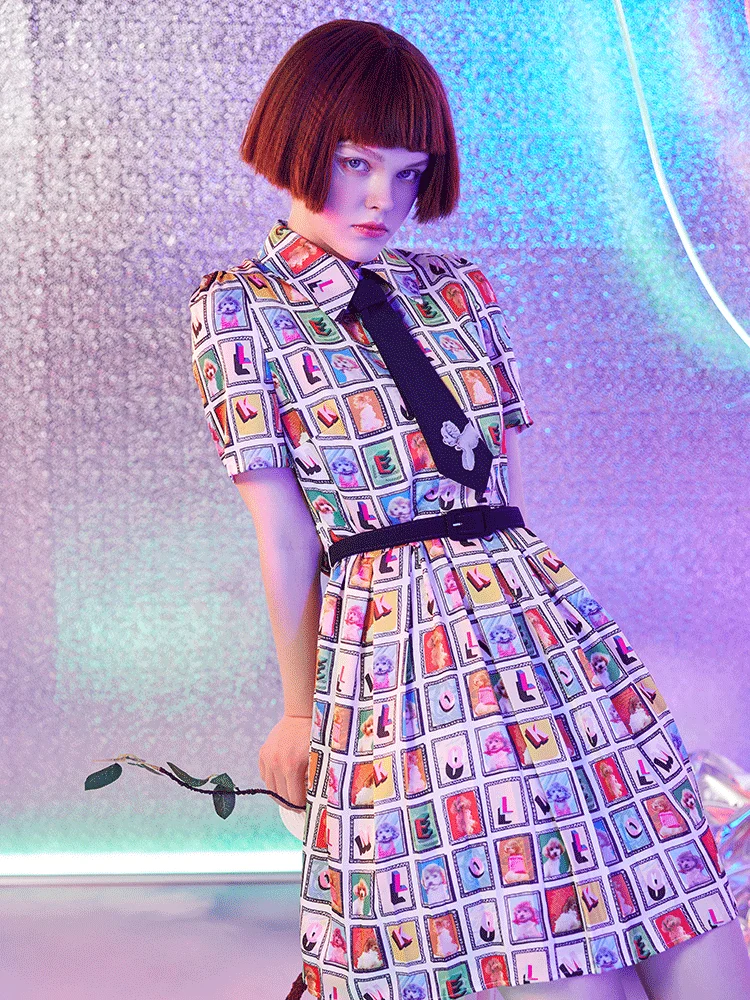 

Женское красочное и благородное платье с принтом и галстуком от независимого дизайнерского бренда