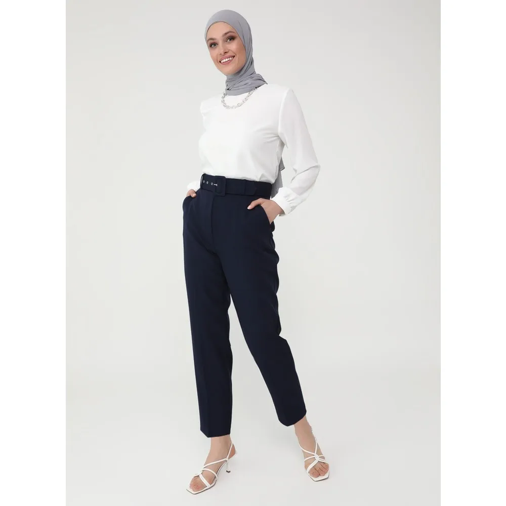 

Dorlie Kemerli Carrot Pants-Navy Blue-Dorlie