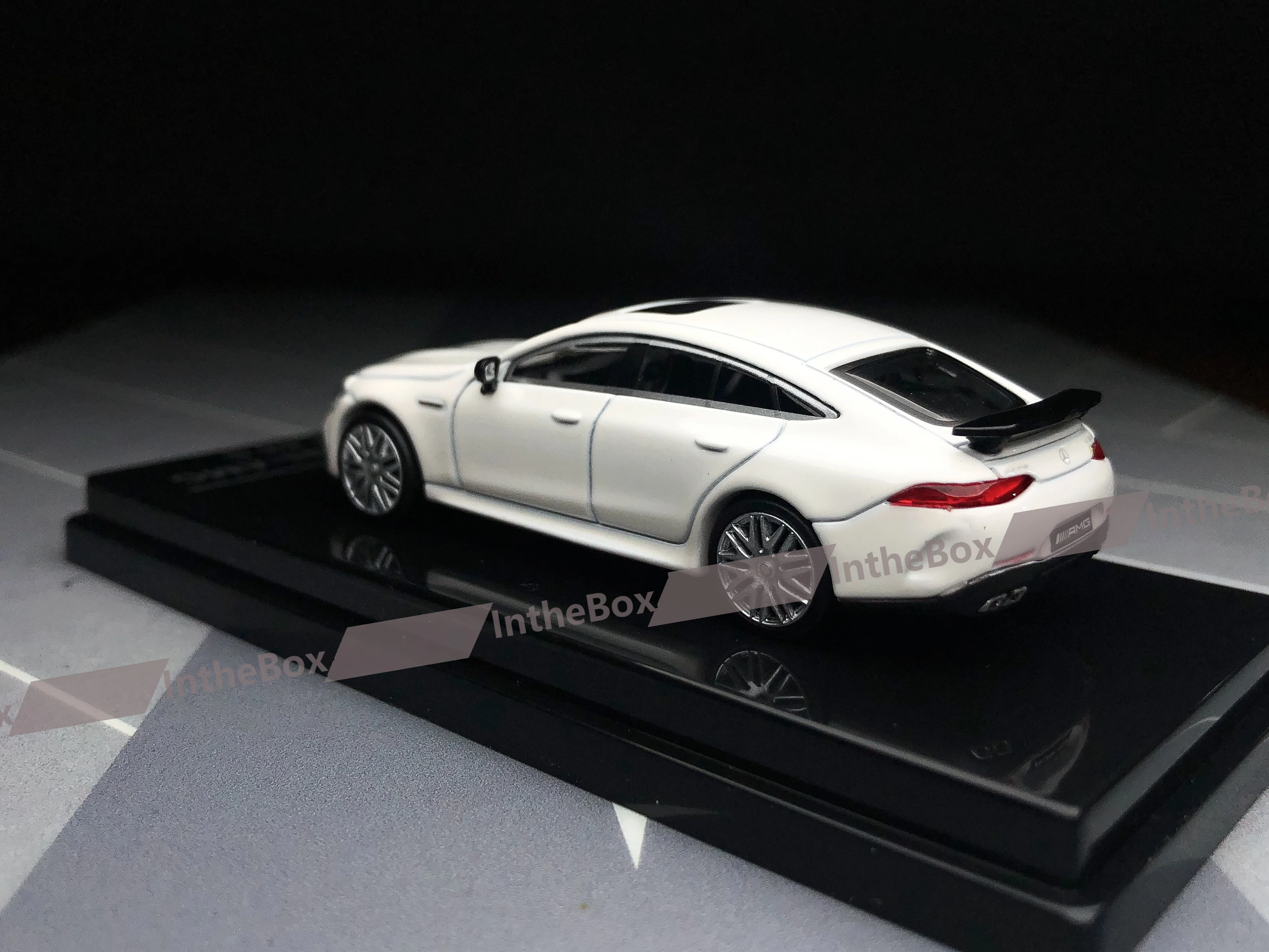 Коллекционная модель автомобиля из лимитированного материала для хобби 1/64 МБ GT 63