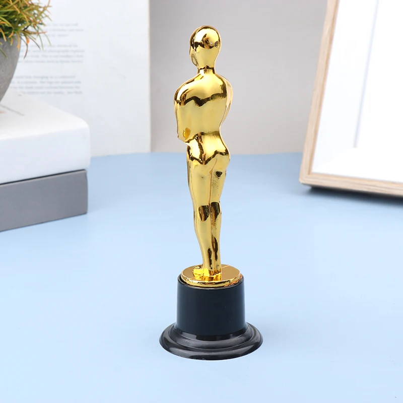 Маленькая золотистая Детская награда за конкурент статуэтки для домашнего