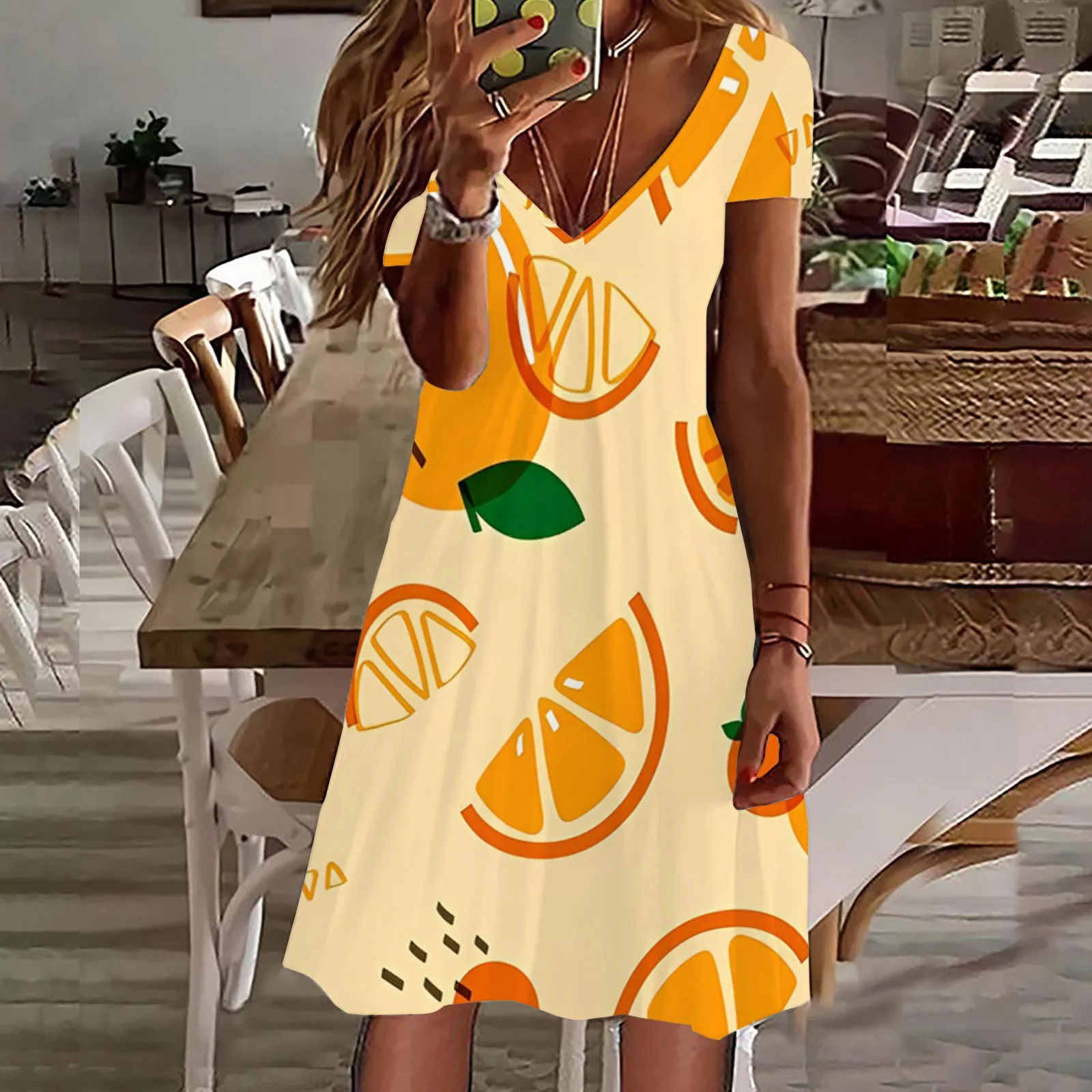 

Женское платье с коротким рукавом, V-образным вырезом и цветочным принтом