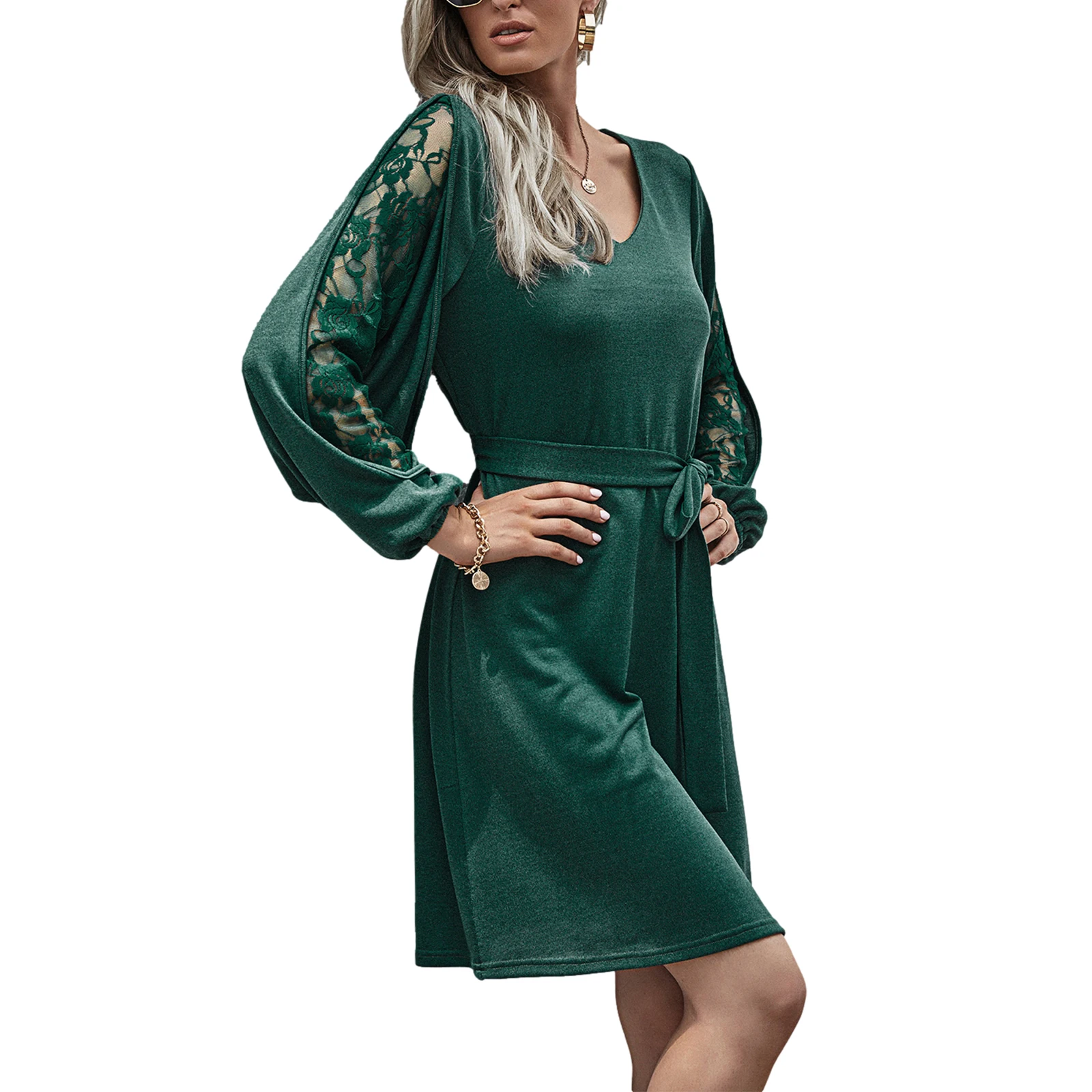 Новое женское платье однотонное кружевное с круглым вырезом и длинным рукавом