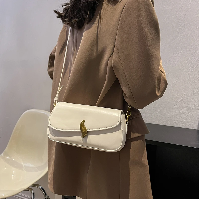 

Fashion Ladies Pu Leather Small Flap Shoulder Bag Stylish Golden Leaf Metal Hasp Trending Handbags for Women The New Listing Sac