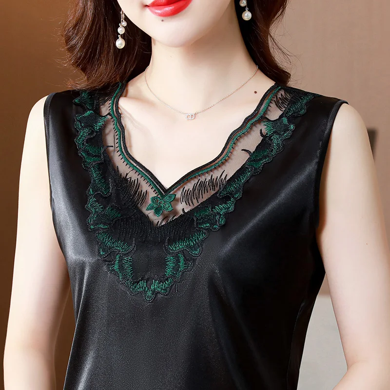 

New 2022 Summer Sleeveless Women's Tank Tops Fashion Casual V-Neck Lace Vest Elegant Embroidered Solid Color Plus Size Blusas