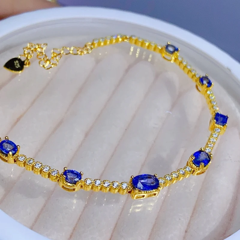 Женский браслет из серебра 925 пробы с натуральным сапфиром