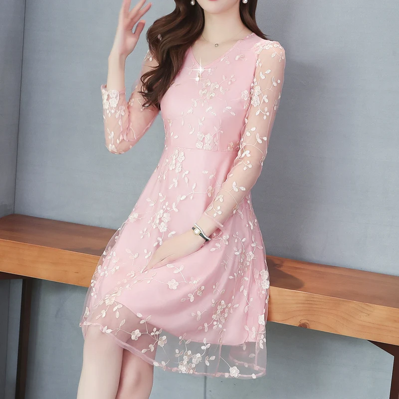 Женское кружевное платье с цветочным принтом черное или красное Элегантное