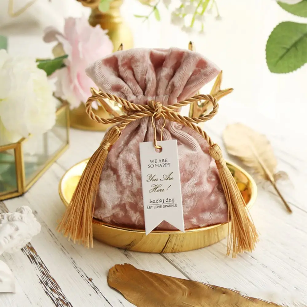 

Бархатные мешочки для подарков