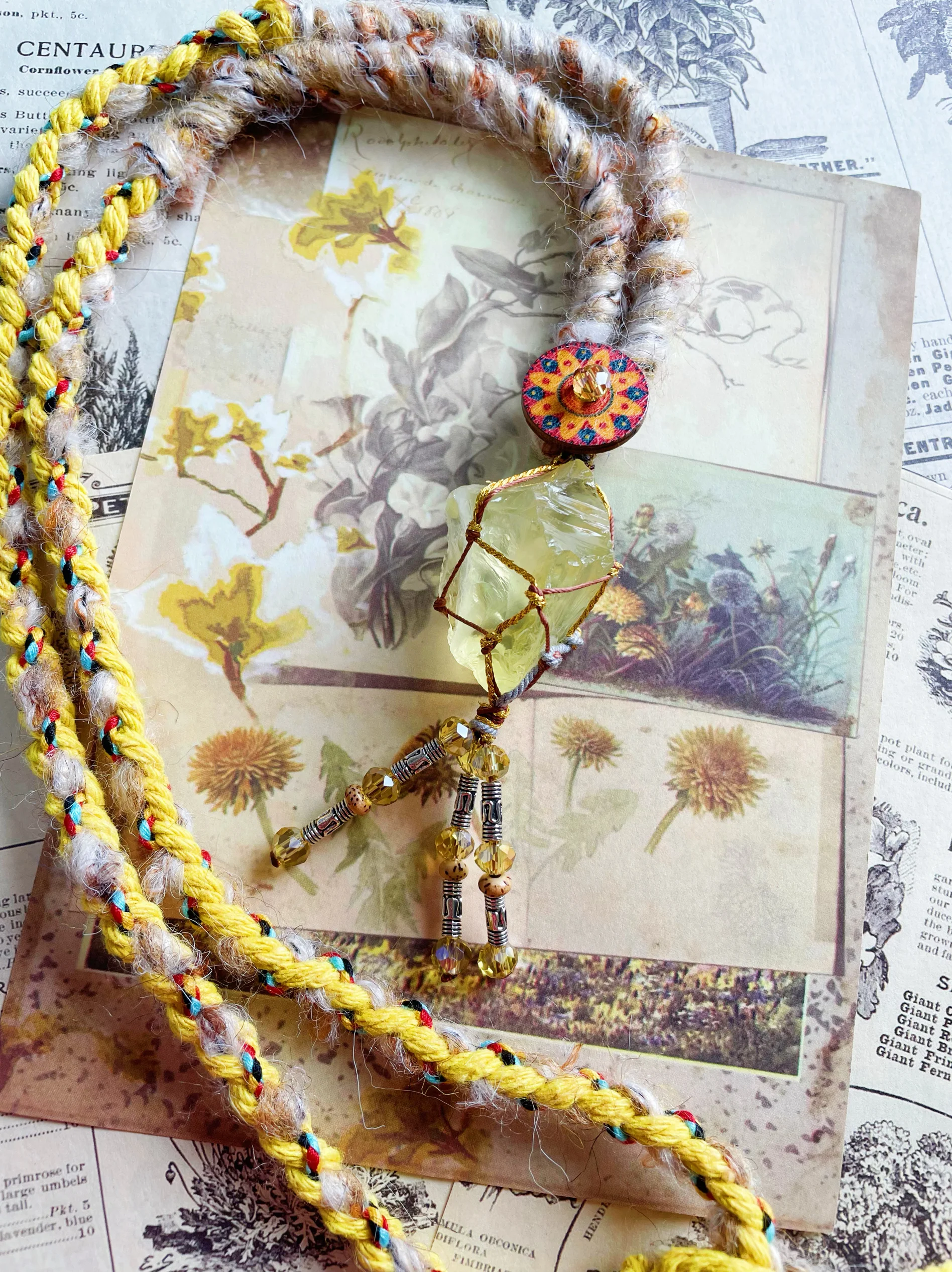 Motional Sle Coconut Crystal Stone Mesh Bag Pendant Multi-Color Hand-Woven Mixed Line Necklace