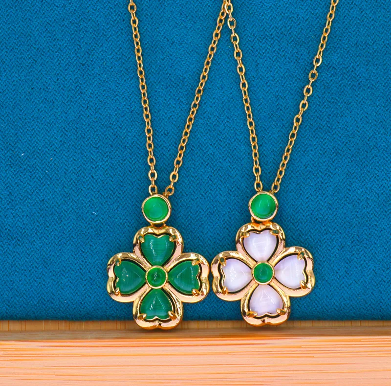 

Latest Design Beautiful Four Hearts White Clover Pendant Necklace for Women Elegant Fashion Charm Jewelry Gifts