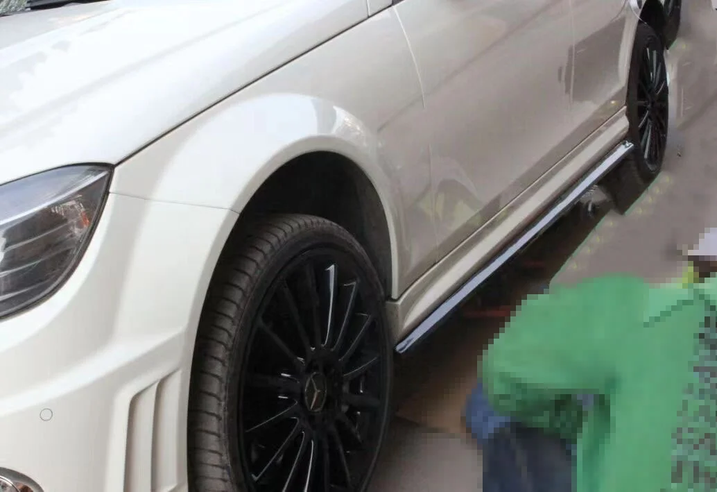 Боковая юбка для W204 C63 AMG Style материал из углеродного волокна наклейки на боковую