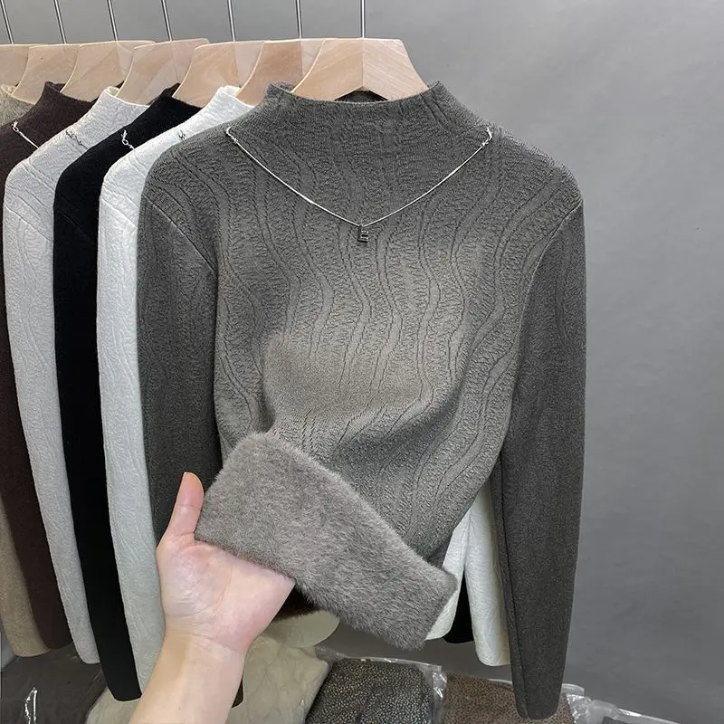 Теплый цельный бархатный свитер с полувысоким воротом для женщин осенне-зимний