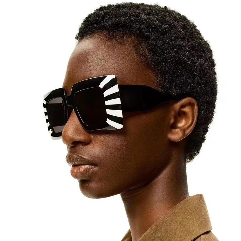 

Солнцезащитные очки в винтажном стиле для мужчин и женщин, солнечные аксессуары в большой квадратной оправе, в стиле панк, коричневые, 2022