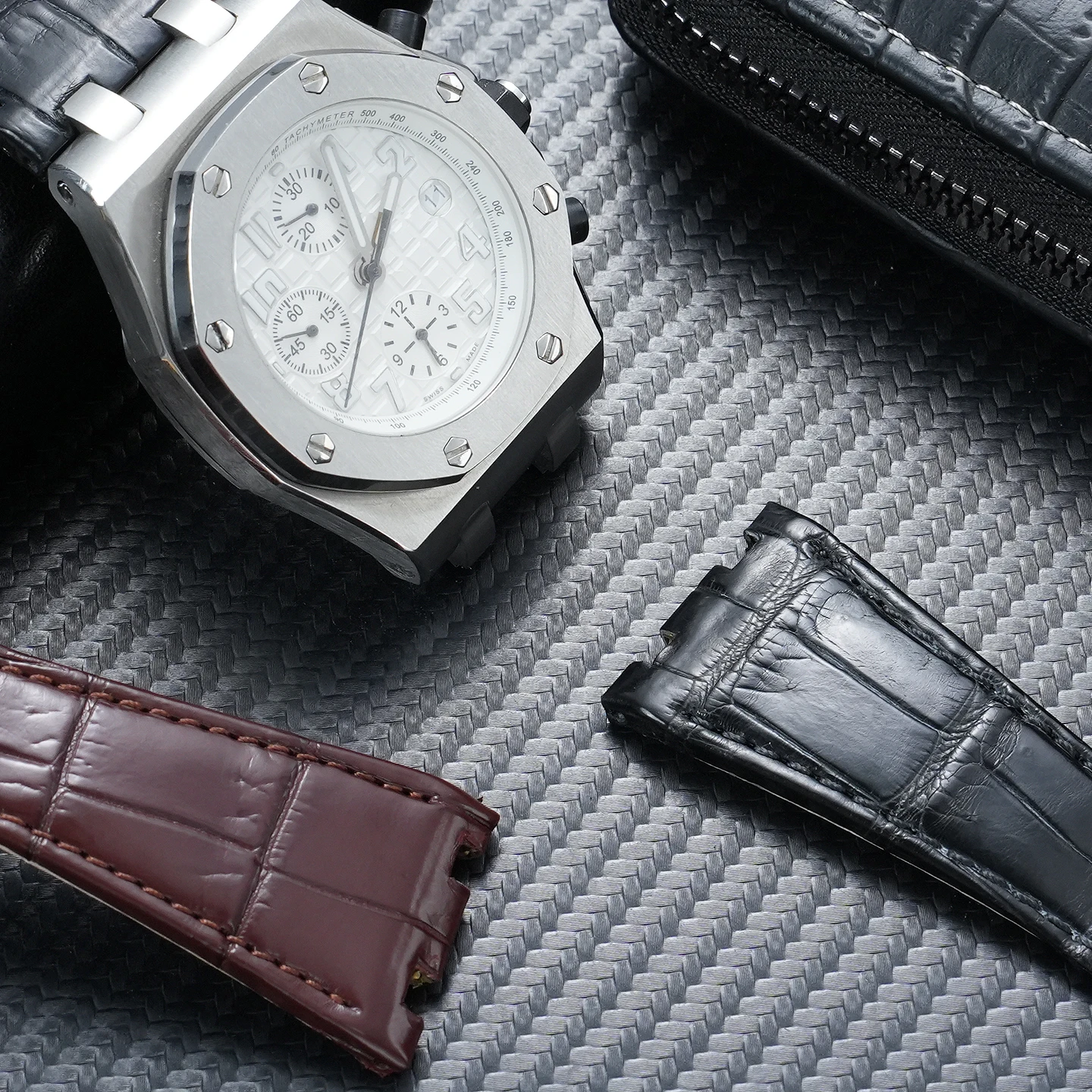 Фото Ремешки из натуральной кожи аллигатора (26 мм и 28 мм) для Audemars Piguet Royal Oak Offshore 15710, 15703, 26470, 15510 и 26240 №3
