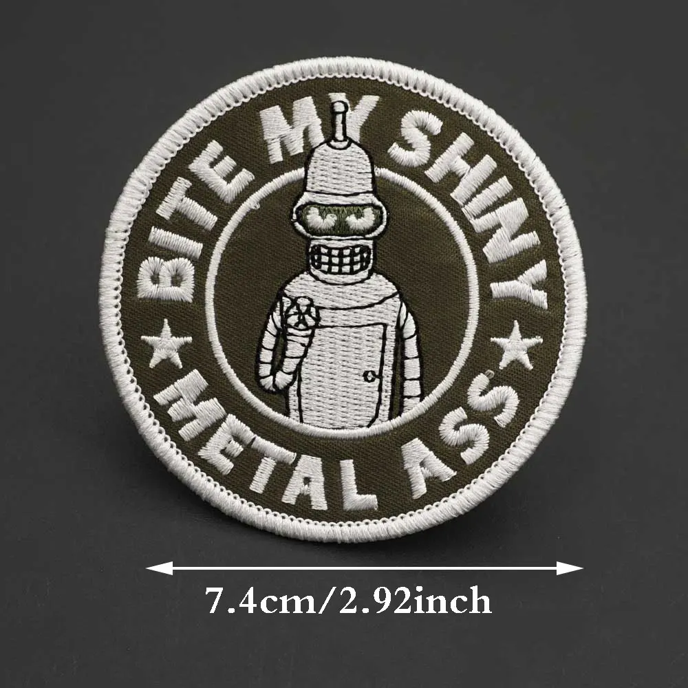 Металлическая нашивка с вышивкой в виде попки