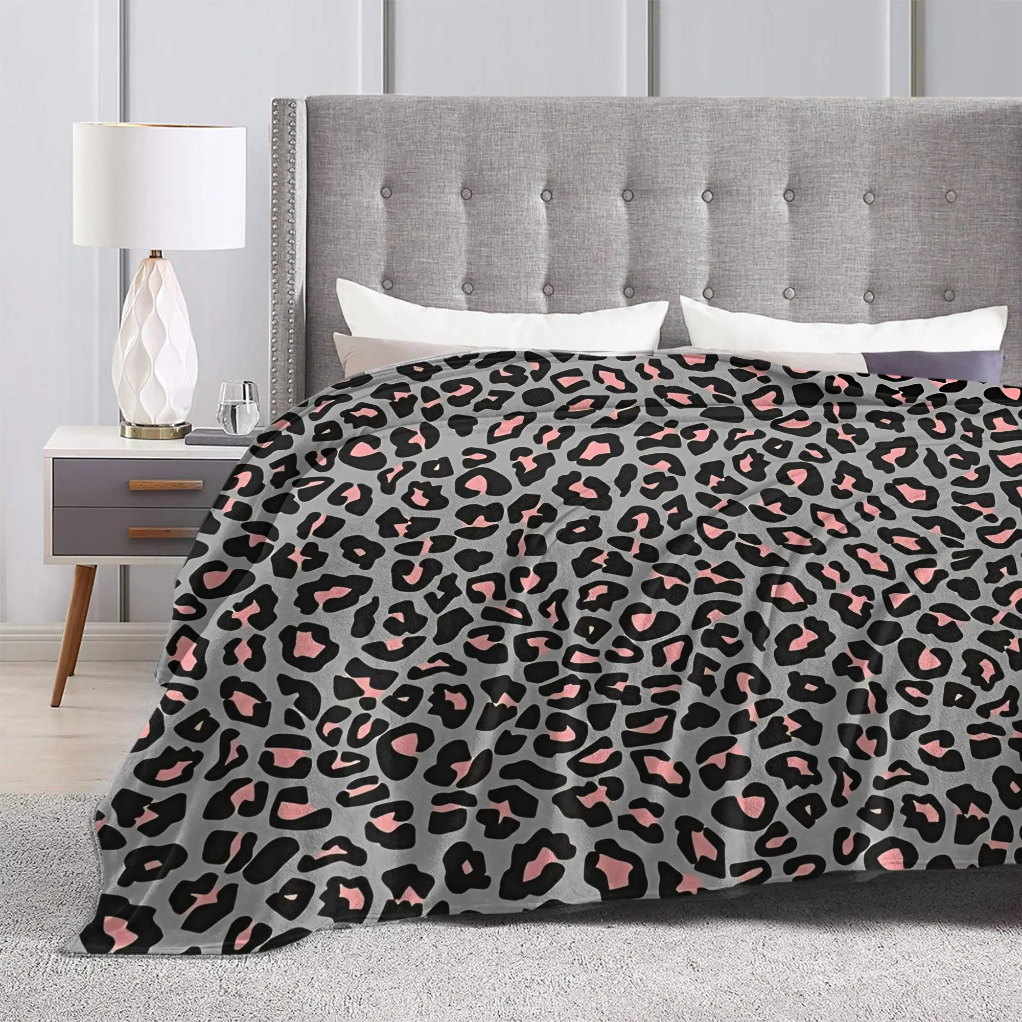 Фото Pink and Grey Leopard Print Spots Blanket  Soft Warm Plush Throw Blanket For Home Decor Office Flannel Bedspread Bed Cover №3