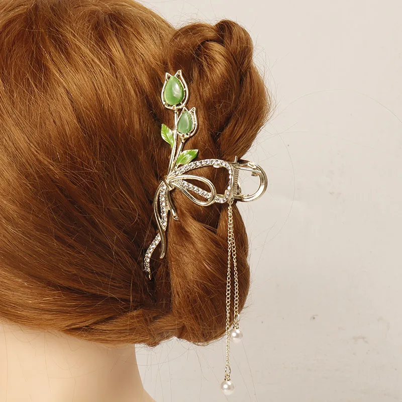 

Fashion Alloy Claw Clip Clamp For Women Girl green Flower Rhinestone Pearl Handmade Tassel clip Ponytail Claw Clip Gifts tiara