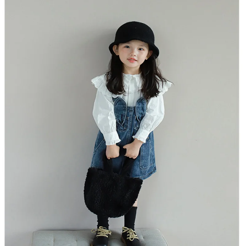 

Новинка весны, комплект детской одежды, детская кружевная рубашка с отворотом + джинсовое платье на бретельках, наряд для девочек