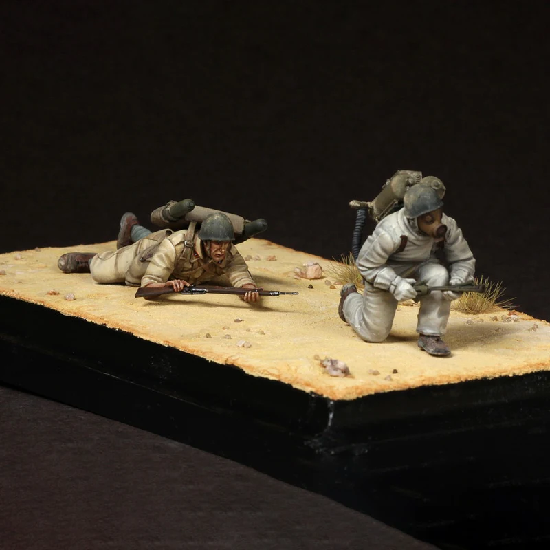 1/35 Набор фигурок из смолы GK для двух человек военная тема разборная и