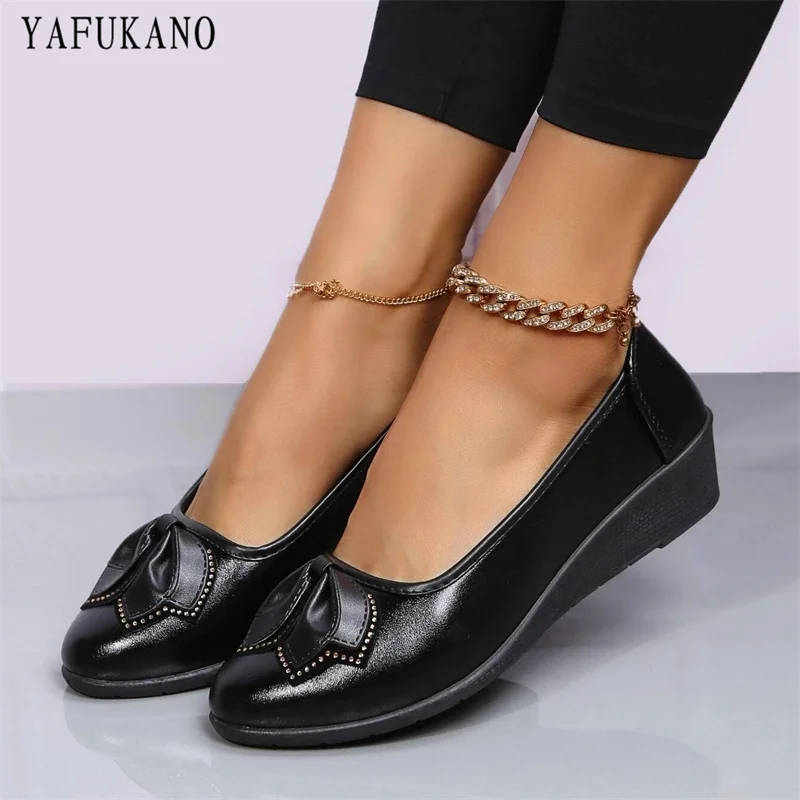 

Rhinestone Decor Slip on Pumps Soft Leather Comfort Wedge Women Shoes Mom Shoes Simple Fashion Casual Work Single Shoes 2022 new