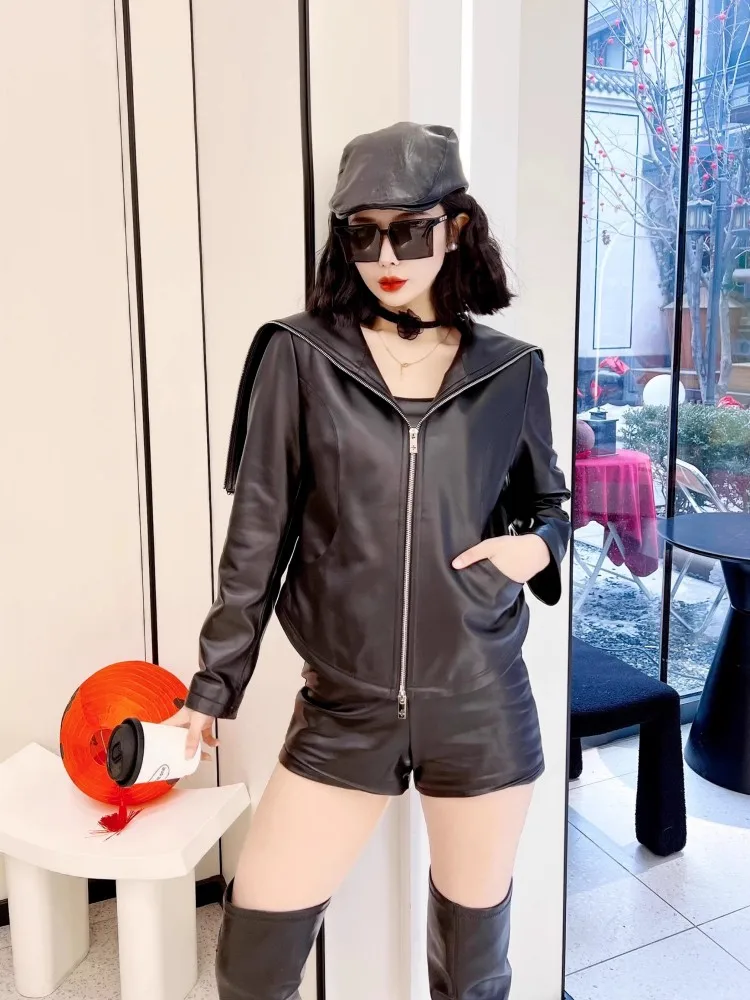 Женская короткая куртка из натуральной овечьей кожи Черная с капюшоном и длинным