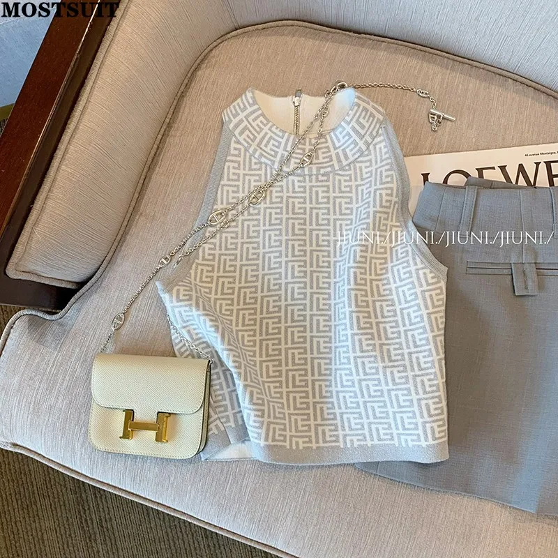 

Женский жаккардовый укороченный жилет, облегающий трикотажный пуловер без рукавов, на молнии, с круглым вырезом, трикотажная уличная одежда, винтажный пикантный жилет, лето 2023