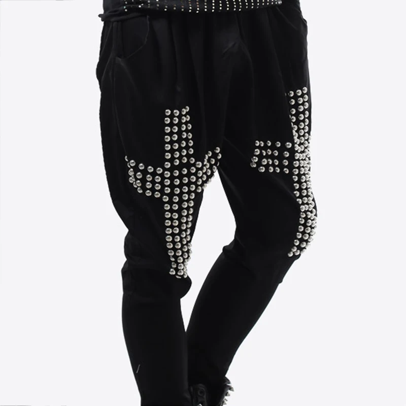 

Jazz Dance Costumes Hip Hop Clothes Bar DJ Nightclub Black Rock Cross Rivet Pants Male Singer Stage Performance Show Wear DT815